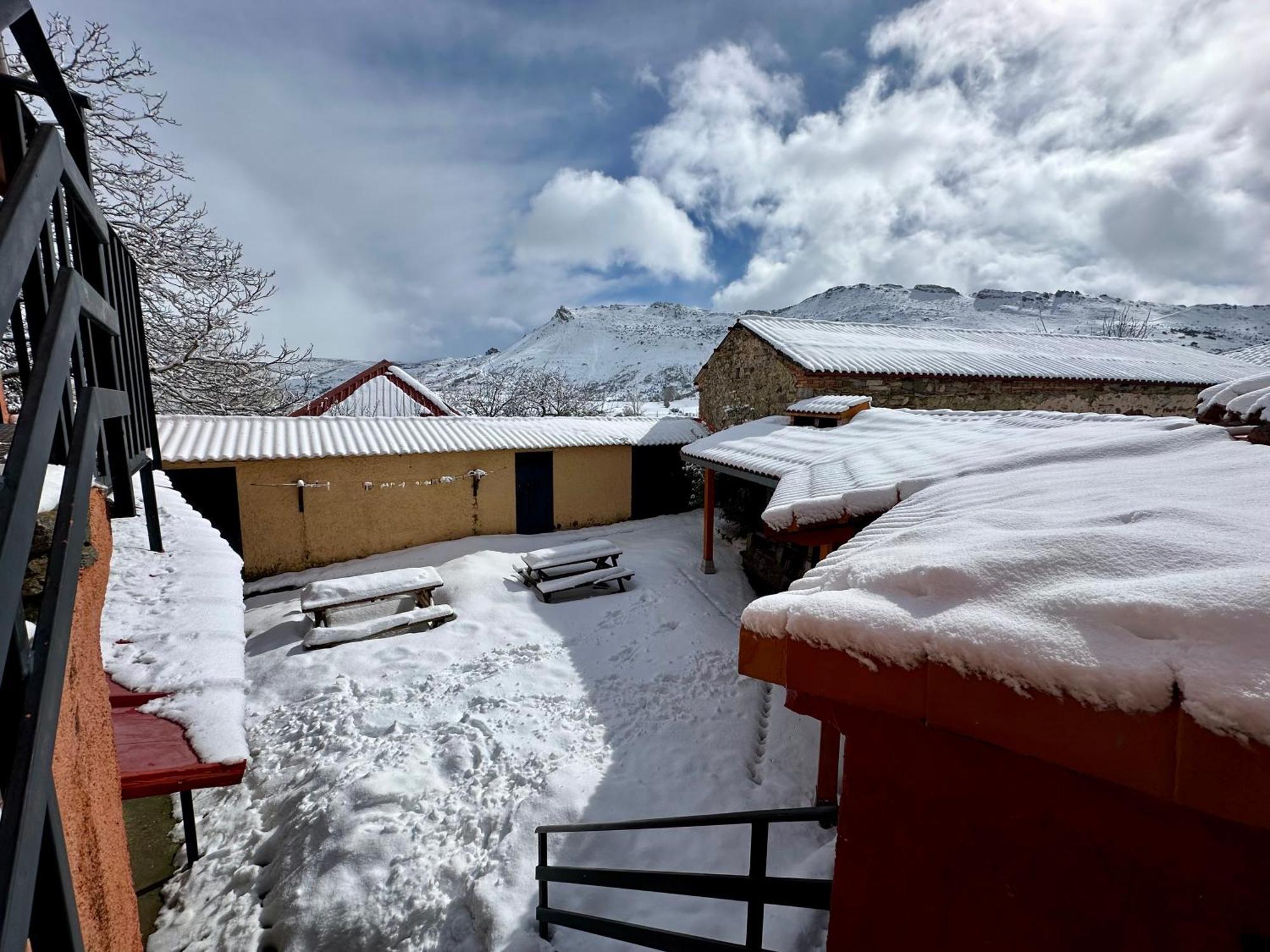 Albergue Valle De Arbas Cubillas de Arbas Екстериор снимка