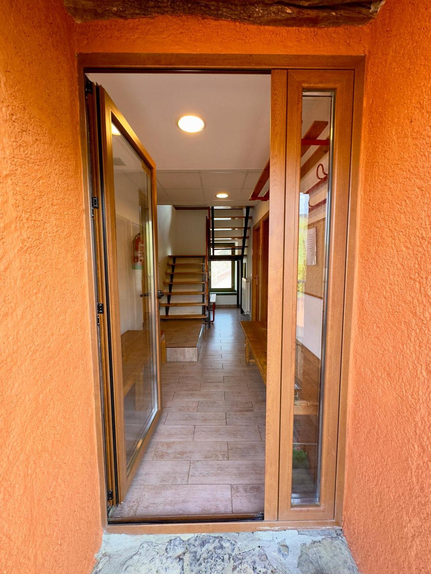Albergue Valle De Arbas Cubillas de Arbas Екстериор снимка